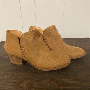 NWOT Fergie Bianca Ankle Boots/Booties. Tan. Size 8.
